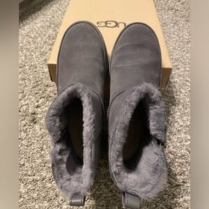 Ugg classic zip mini